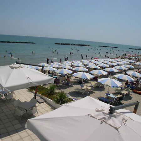 Residence I Delfini Cupra Marittima Luaran gambar