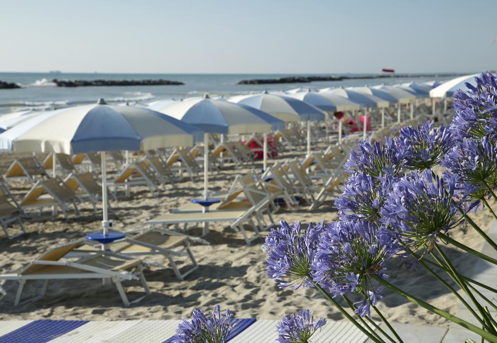 Residence I Delfini Cupra Marittima Luaran gambar