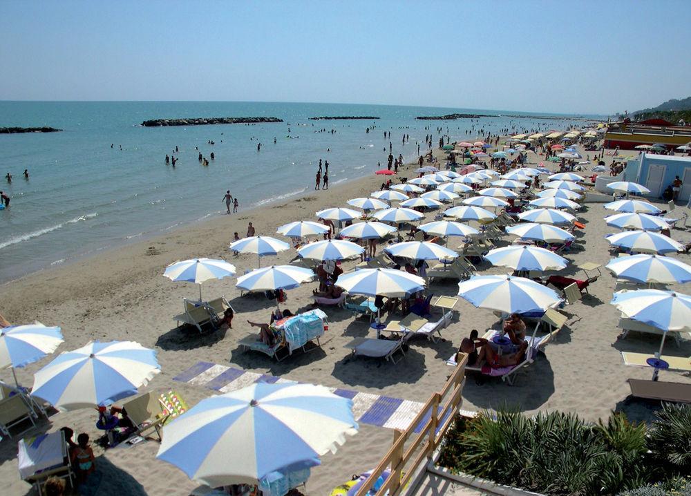 Residence I Delfini Cupra Marittima Luaran gambar