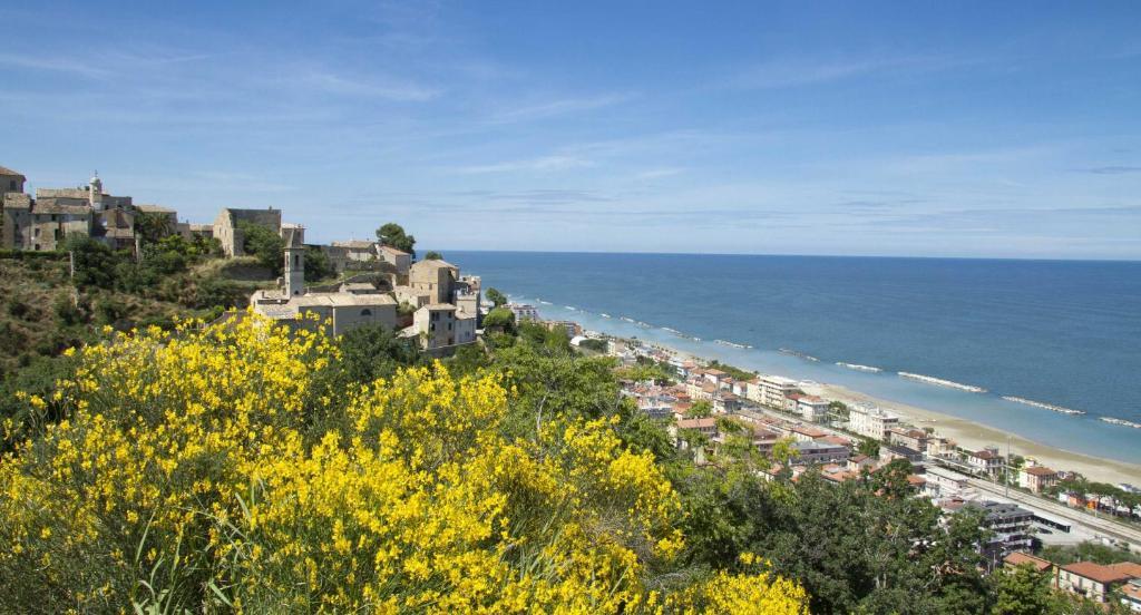 Residence I Delfini Cupra Marittima Luaran gambar