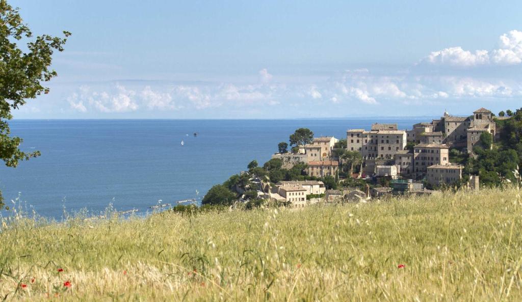 Residence I Delfini Cupra Marittima Luaran gambar