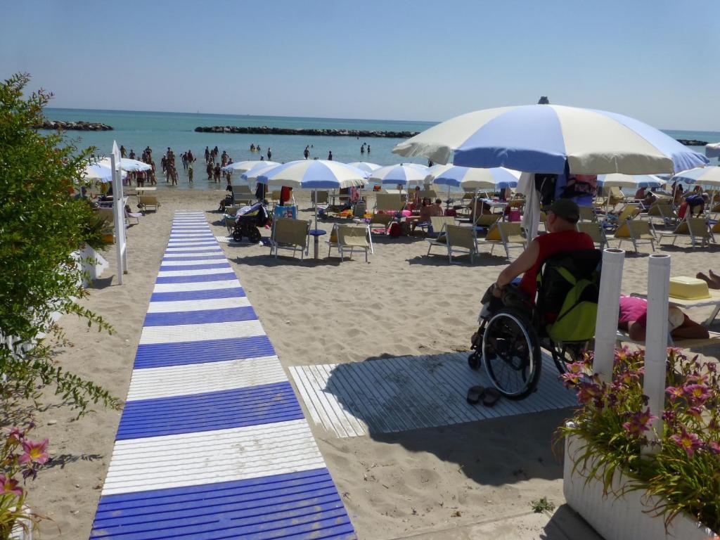 Residence I Delfini Cupra Marittima Luaran gambar