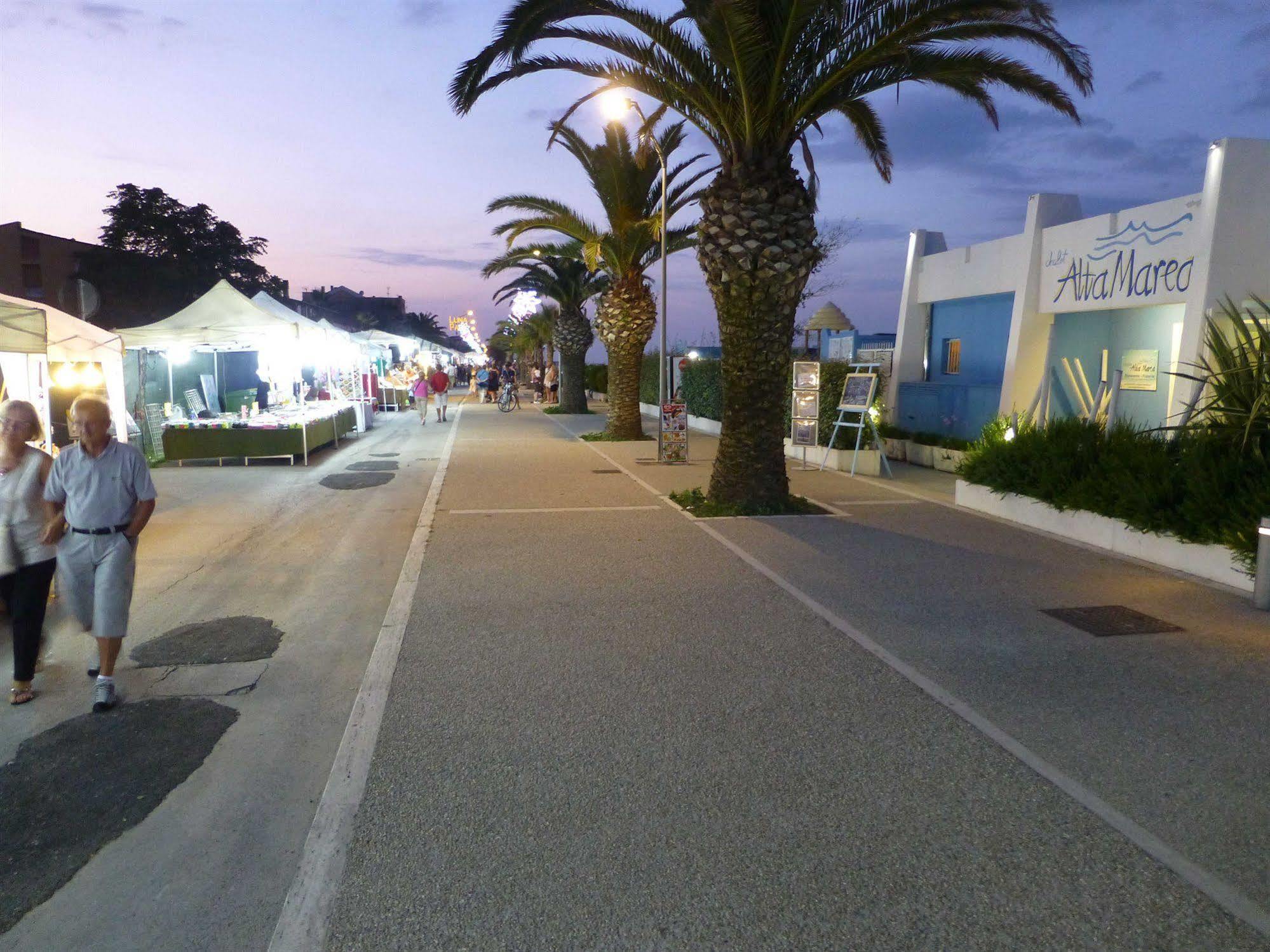 Residence I Delfini Cupra Marittima Luaran gambar