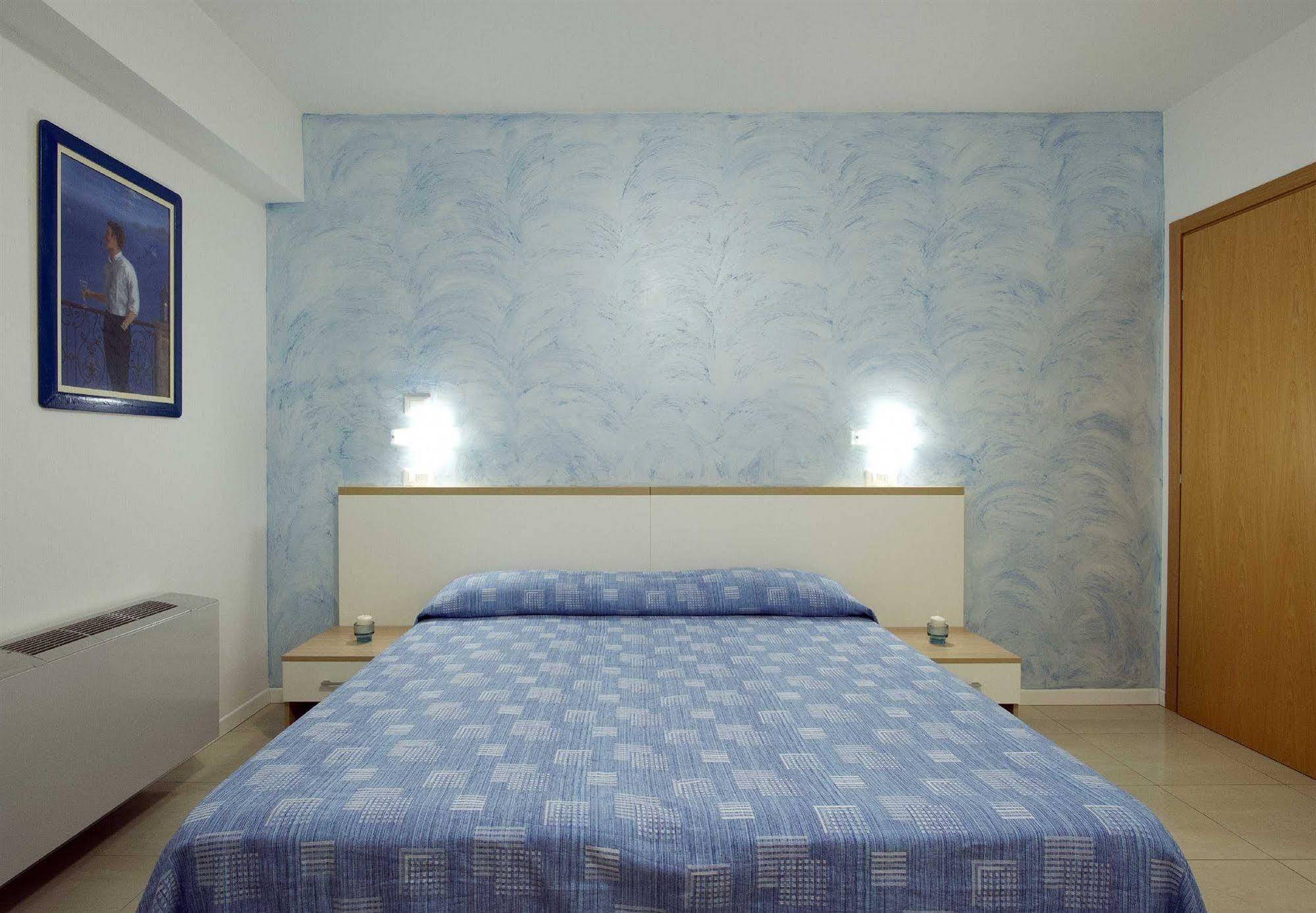 Residence I Delfini Cupra Marittima Luaran gambar