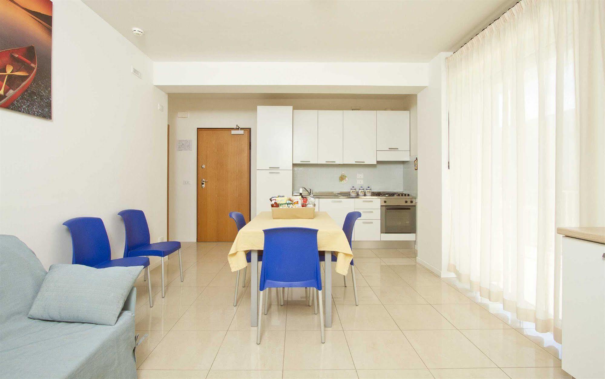 Residence I Delfini Cupra Marittima Luaran gambar