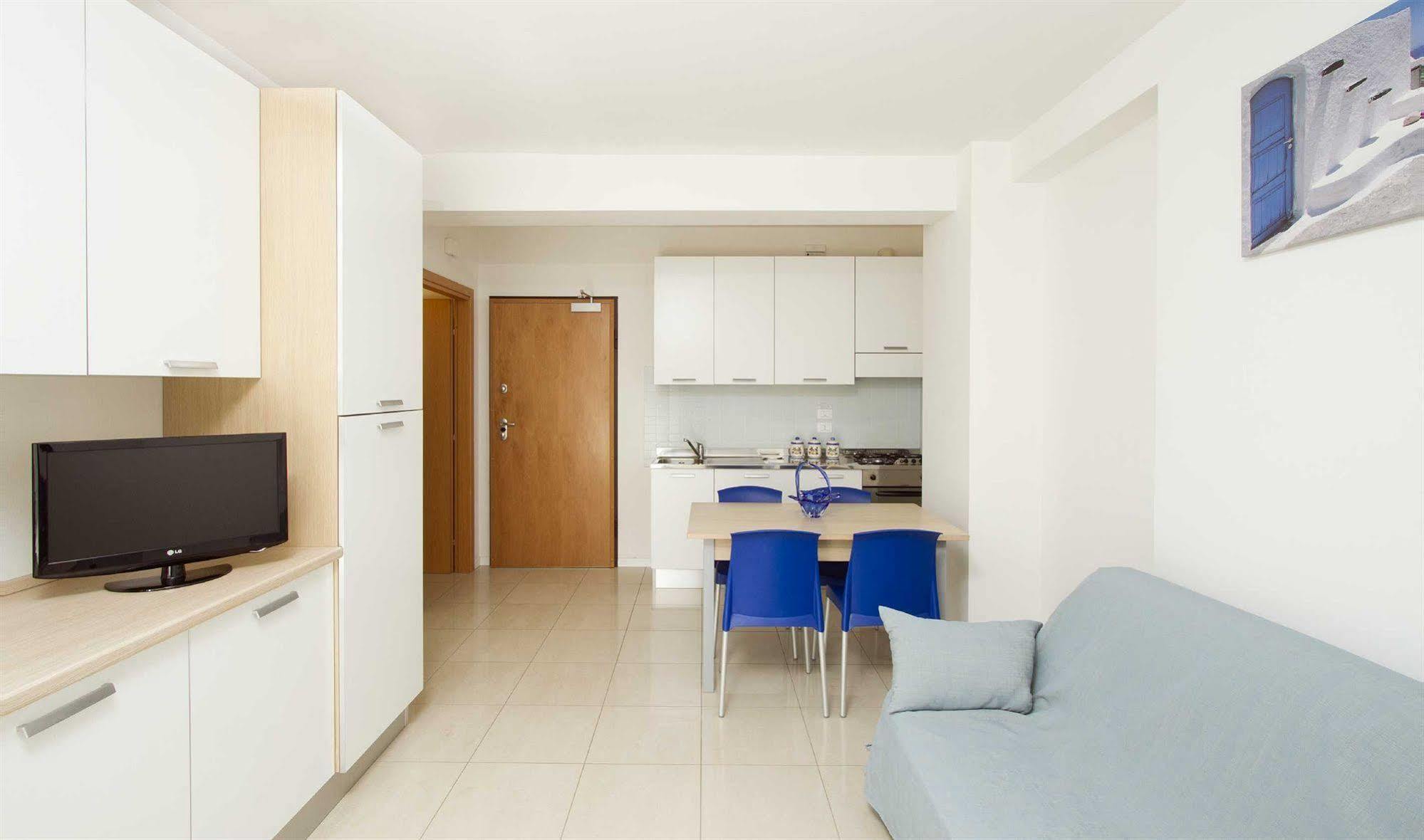 Residence I Delfini Cupra Marittima Luaran gambar